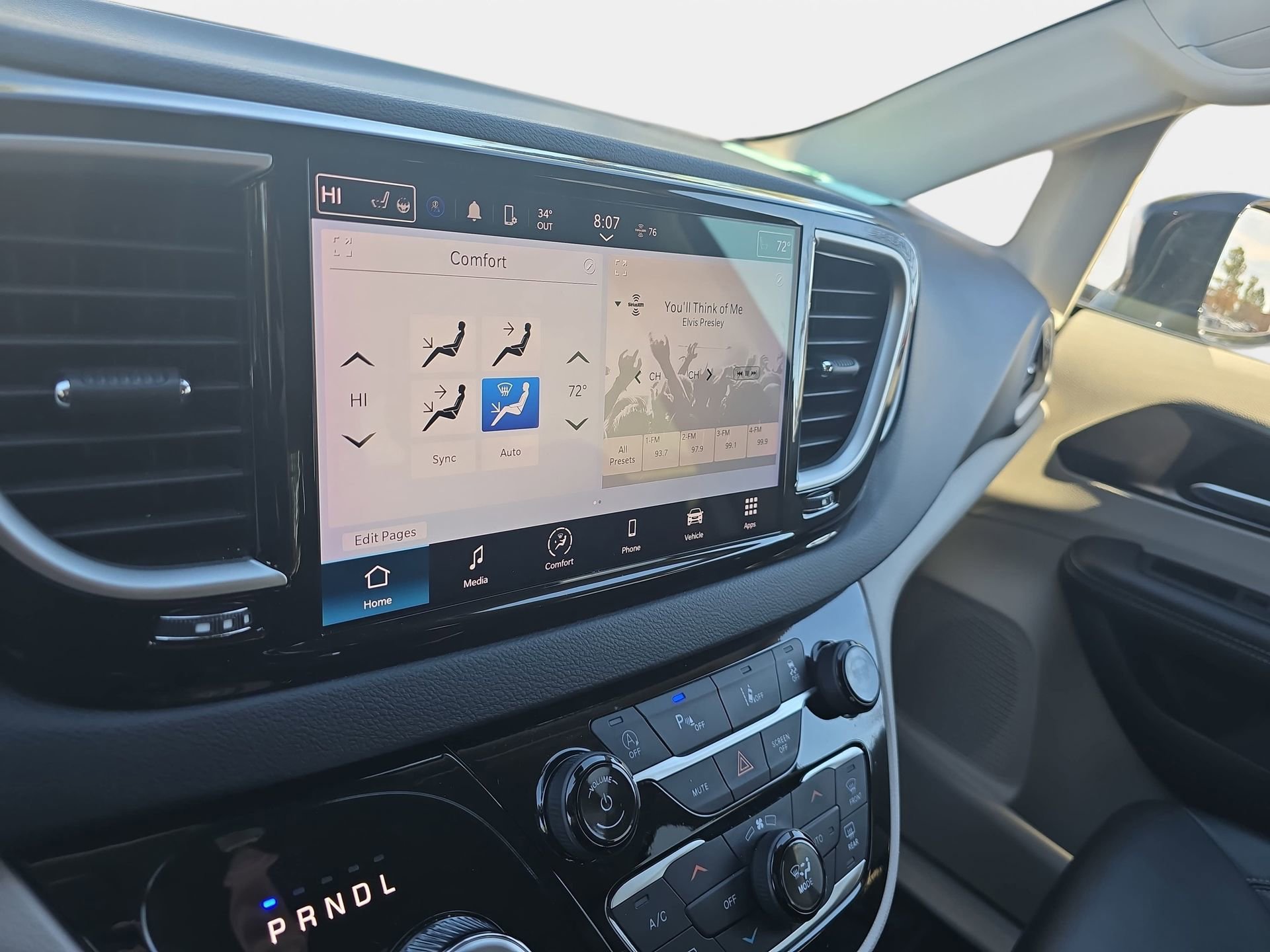 Used 2024 Chrysler Pacifica Touring-L FWD image 21