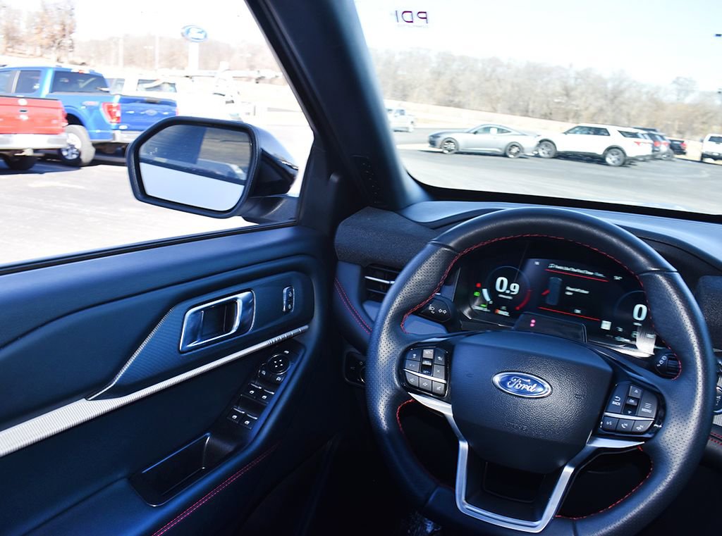 Used 2025 Ford Explorer ST-Line AWD/4WD image 20