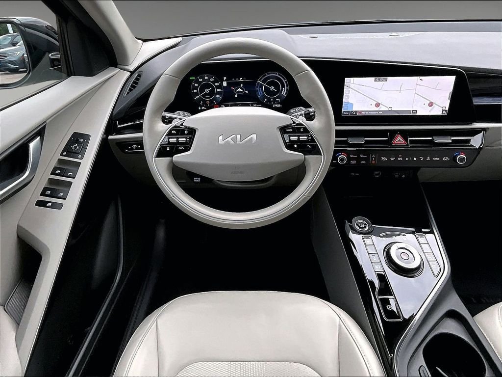 Used 2023 Kia Niro Wind w/ Wind Preserve Package FWD image 17