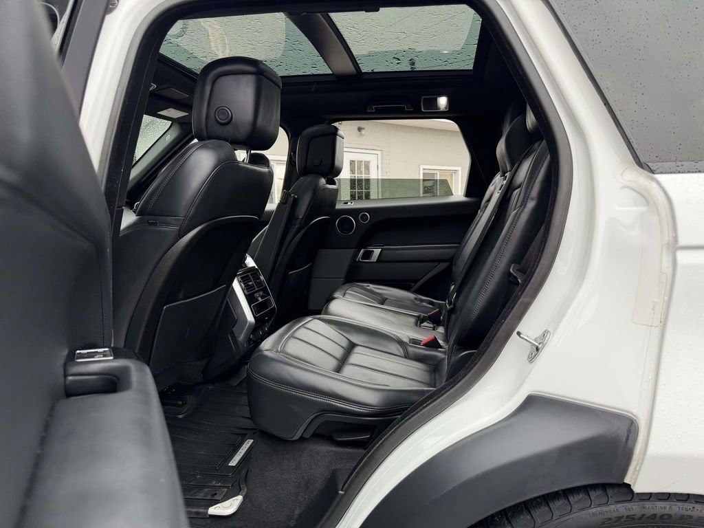 Used 2020 Land Rover Range Rover Sport HSE image 24