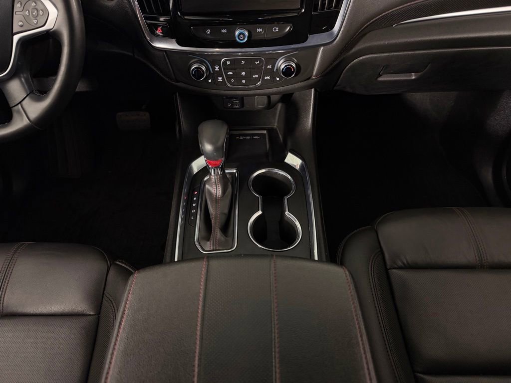 Used 2023 Chevrolet Traverse RS FWD image 16
