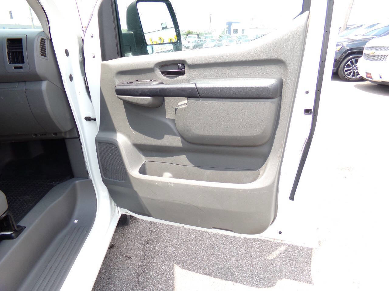 Used 2016 Nissan NV 2500 SL w/ Technology Package image 14