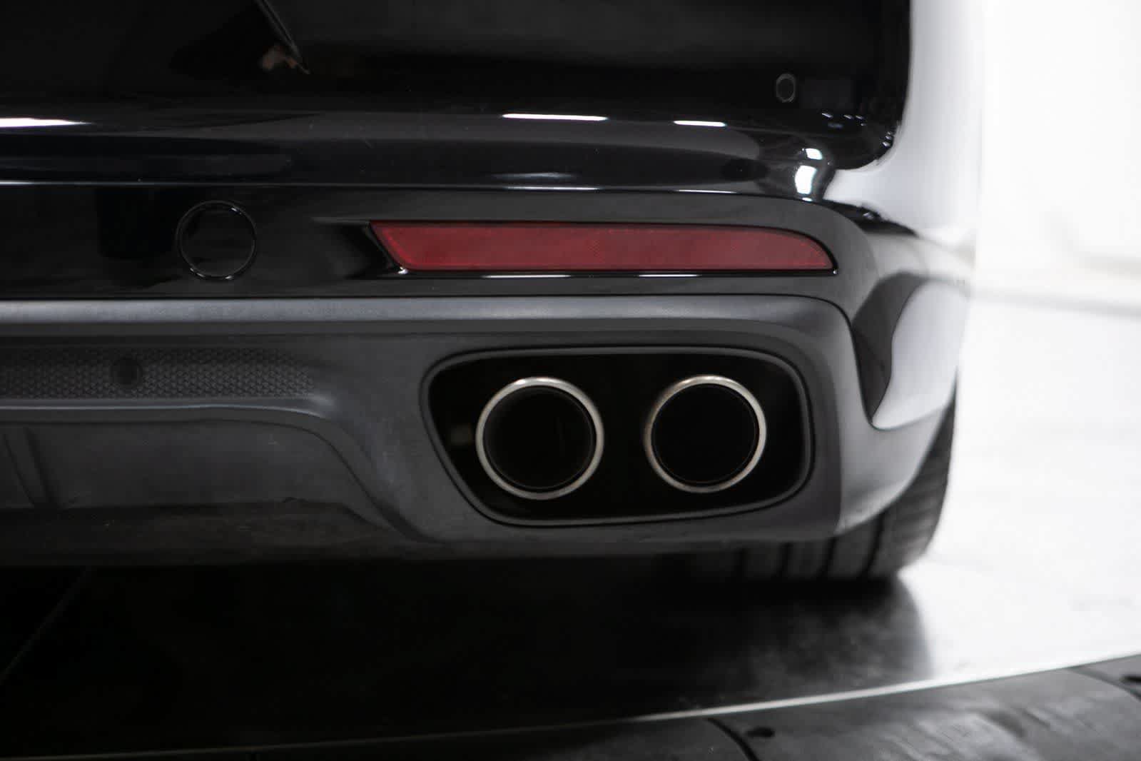 Certified 2022 Porsche Panamera 4S AWD/4WD image 36