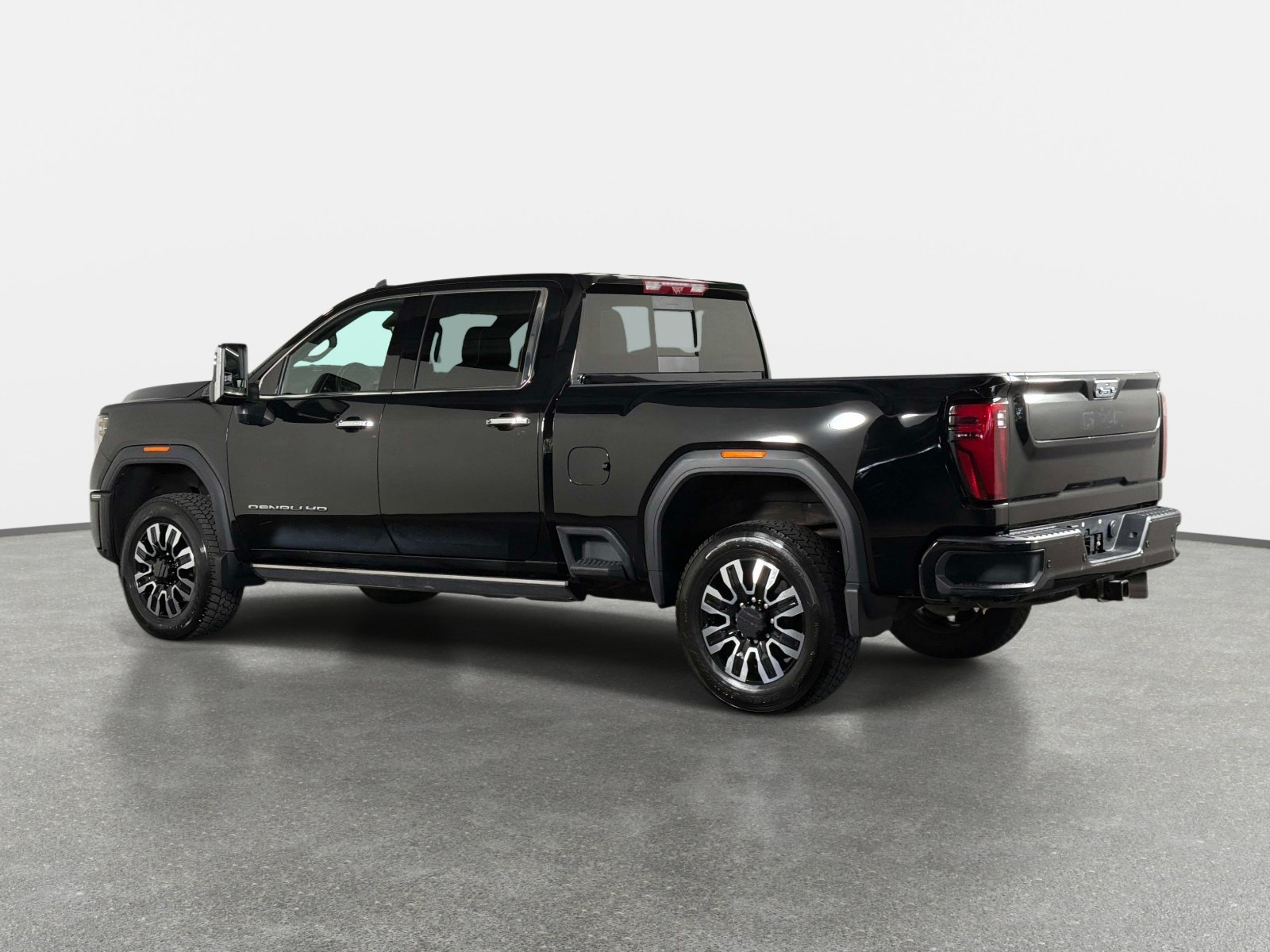 Used 2025 GMC Sierra 2500 Denali Ultimate AWD/4WD image 5