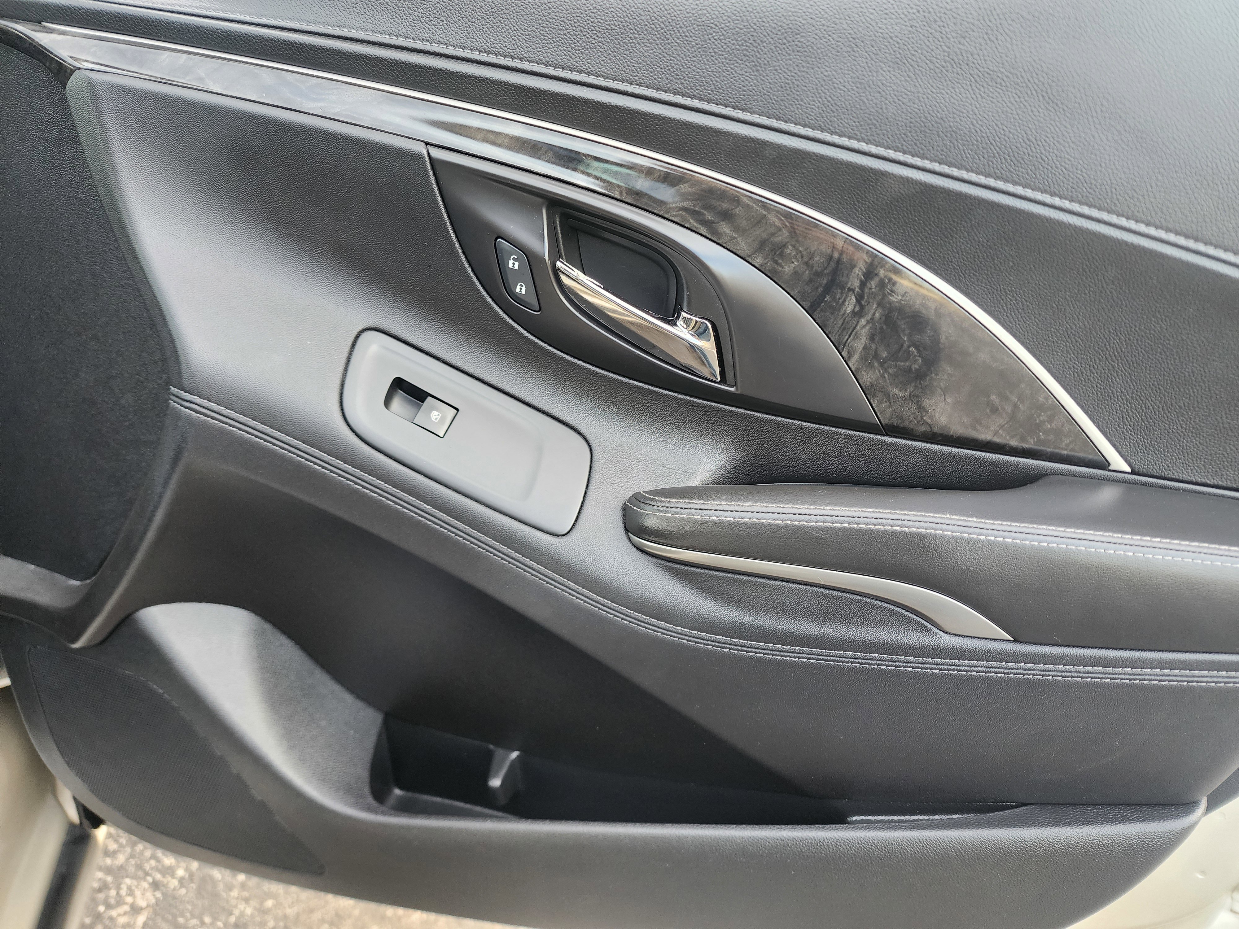 Used 2015 Buick LaCrosse Leather image 12