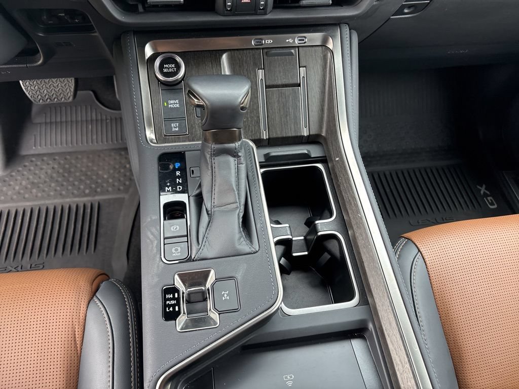 Certified 2025 Lexus GX 550 w/ Cold Area Package AWD/4WD image 15