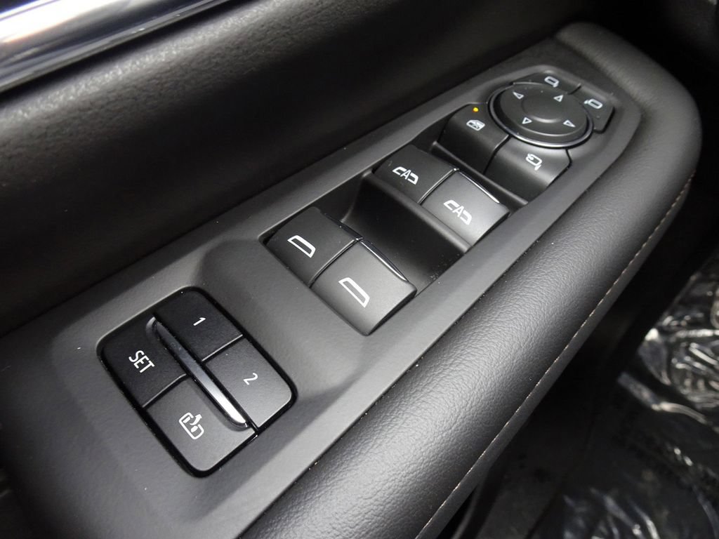Used 2023 Chevrolet Tahoe High Country w/ Advanced Technology Package AWD/4WD image 25