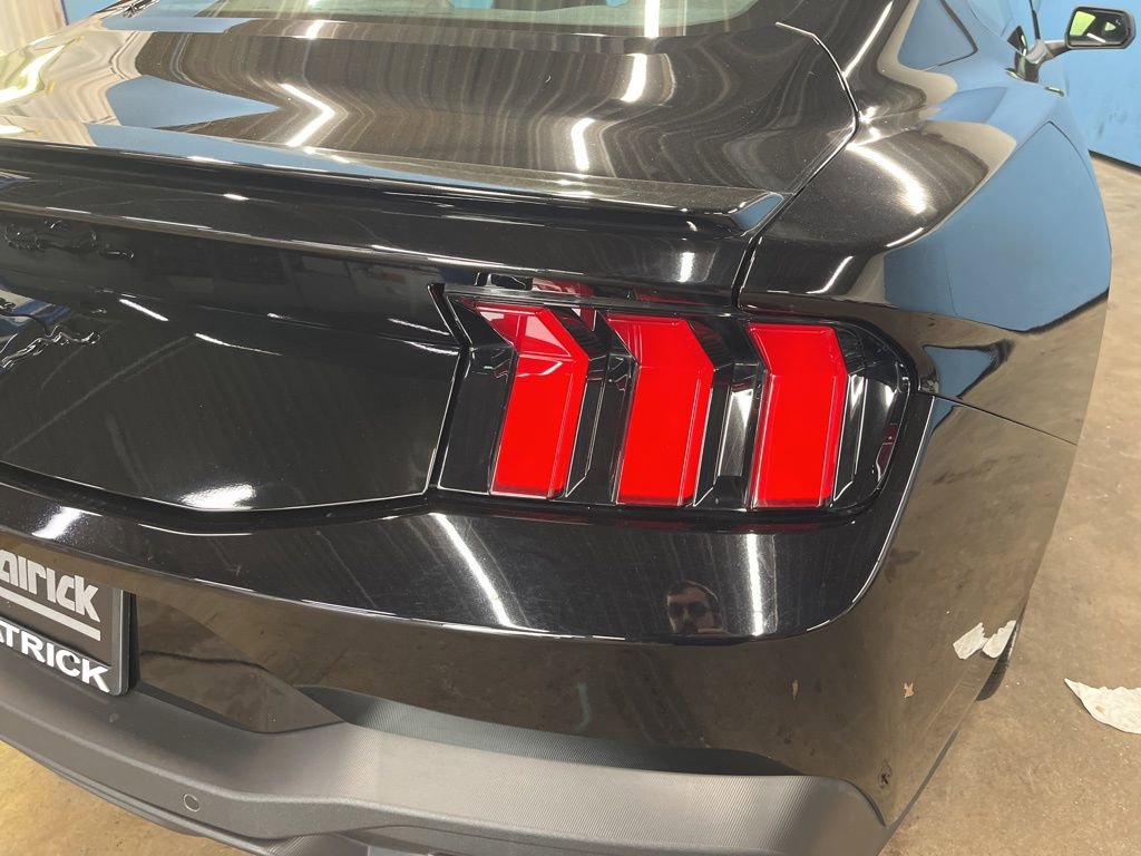 Used 2025 Ford Mustang Coupe image 16