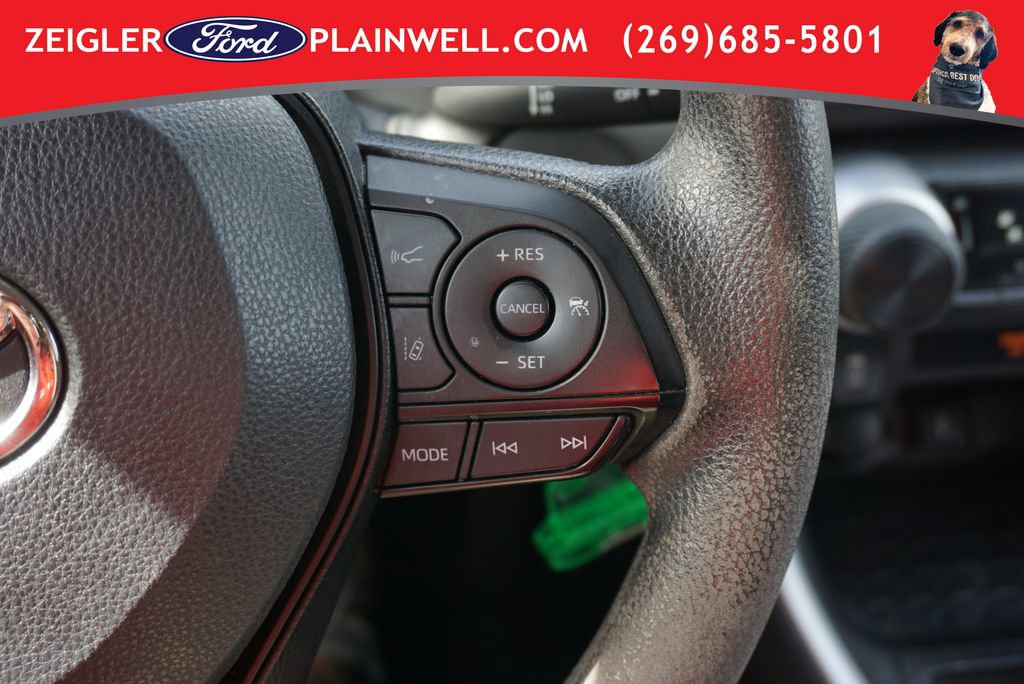 Used 2022 Toyota RAV4 LE AWD/4WD image 22