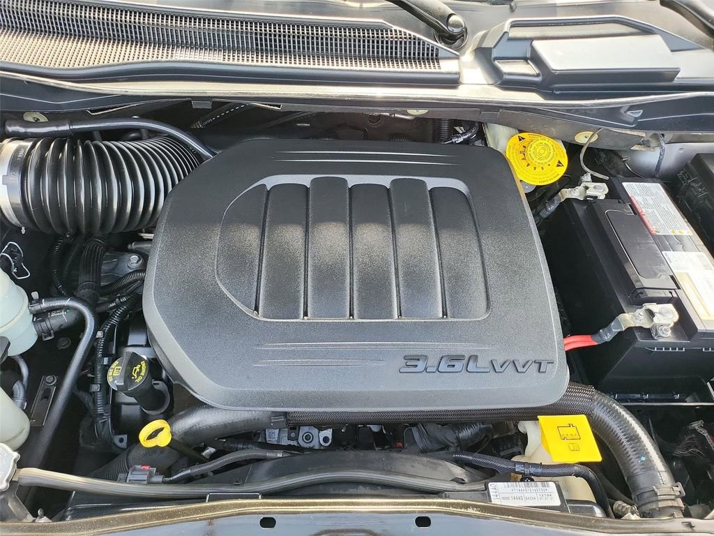 Used 2019 Dodge Grand Caravan SXT image 19