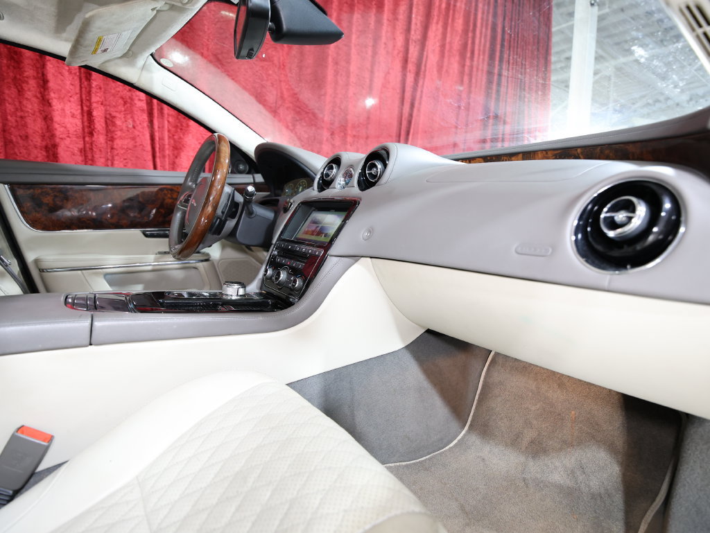 Used 2017 Jaguar XJ L Portfolio RWD image 25