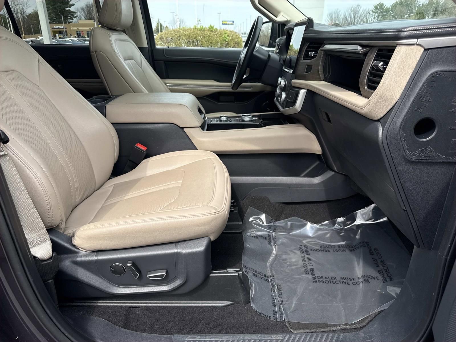 Used 2024 Ford Expedition Limited image 25