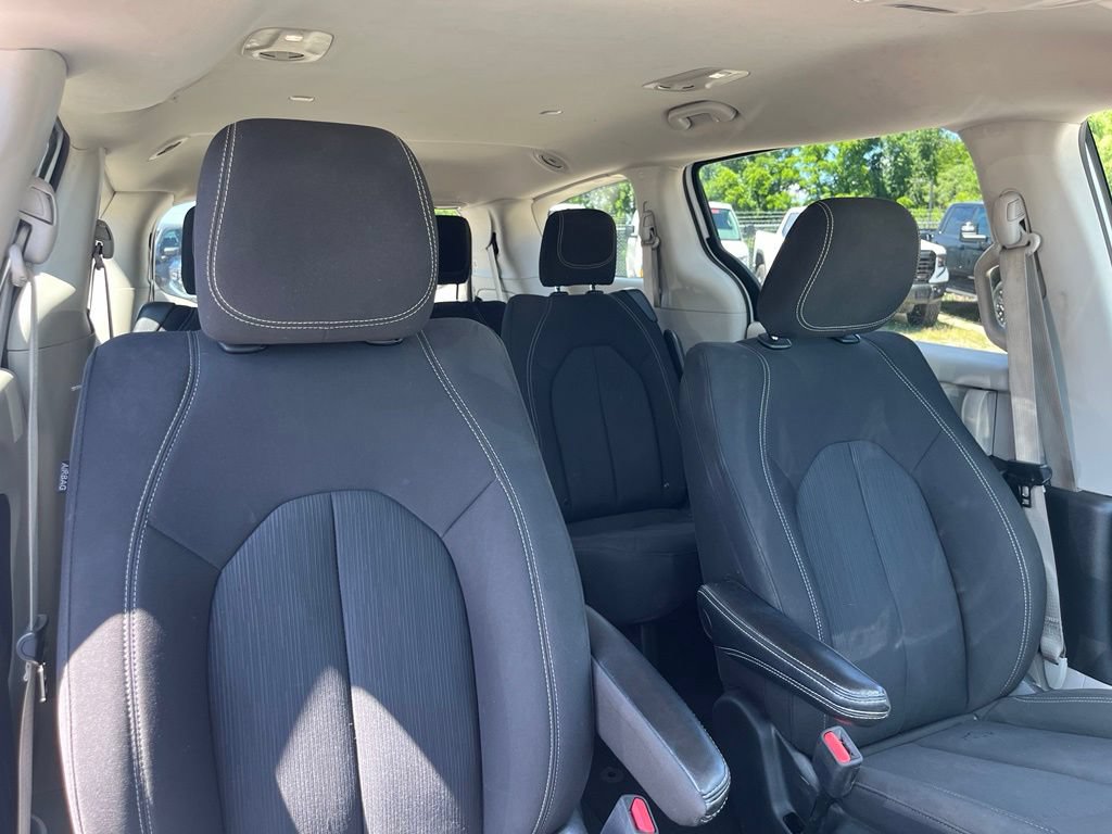 Used 2023 Chrysler Voyager LX FWD image 40