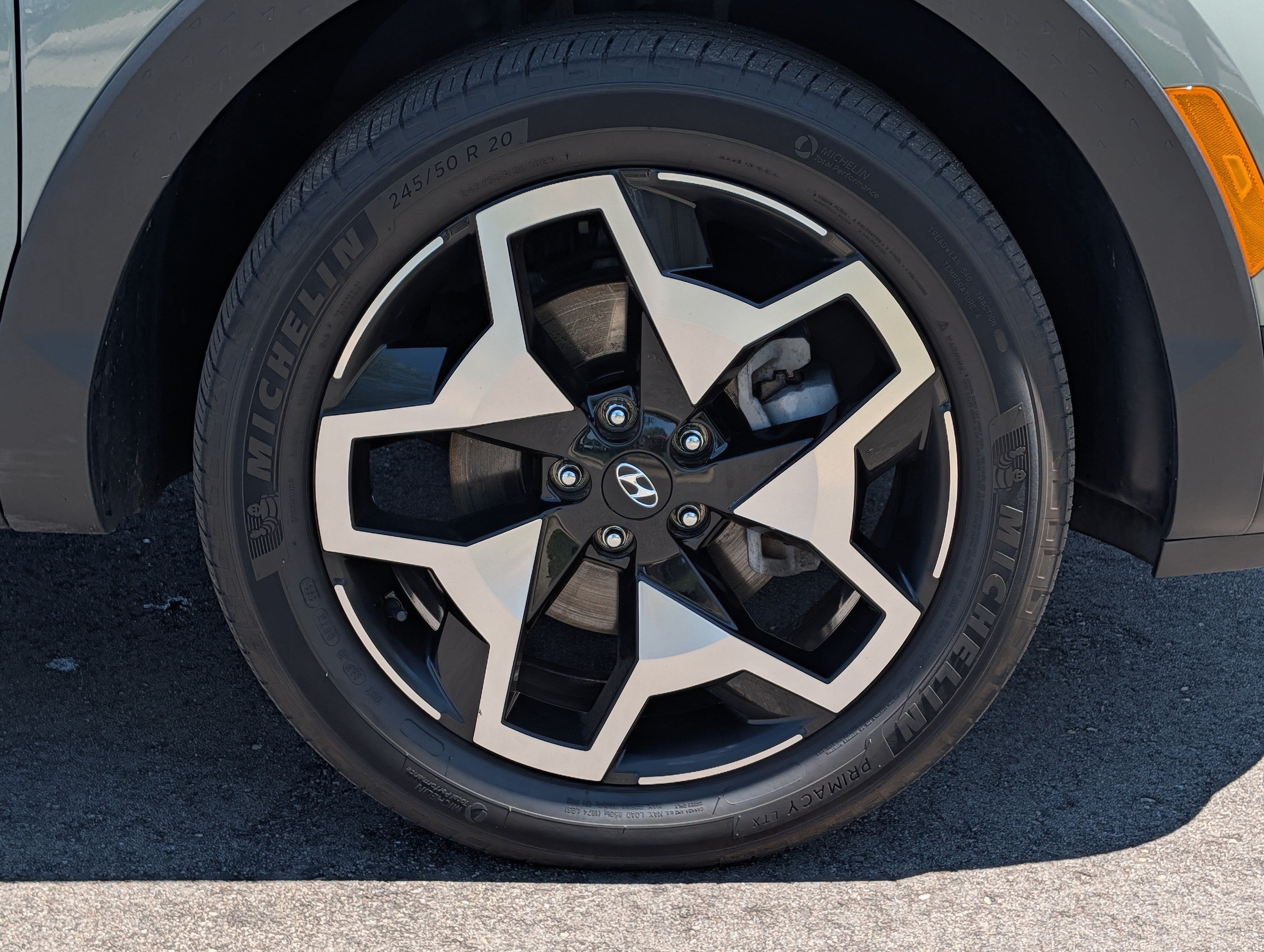 Used 2022 Hyundai Santa Cruz Limited AWD/4WD image 15