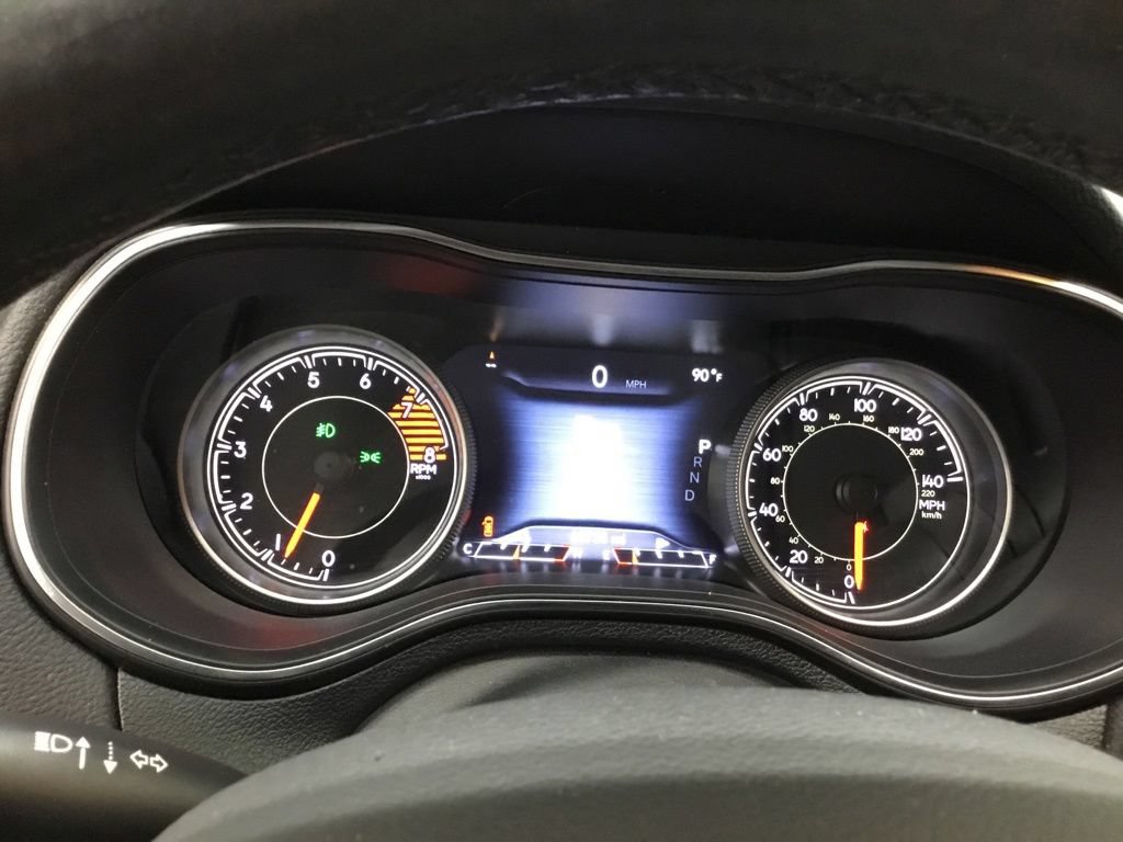 Used 2019 Jeep Cherokee Limited AWD/4WD image 11