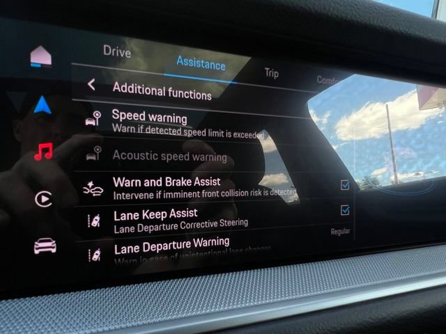 Used 2025 Porsche Cayenne E-Hybrid AWD/4WD image 25