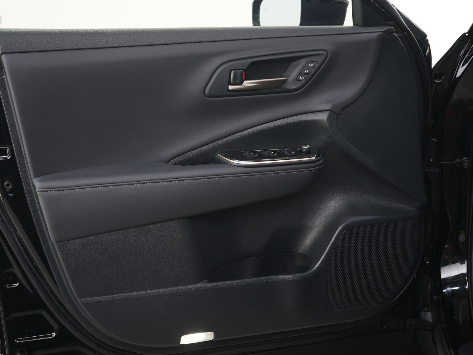 Used 2024 Toyota Crown Platinum AWD/4WD image 19