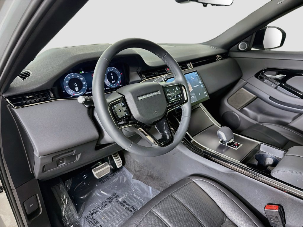 Used 2026 Land Rover Range Rover Evoque Dynamic SE AWD/4WD image 9