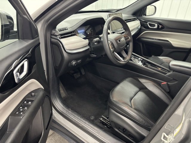 Used 2024 Jeep Compass Limited image 10