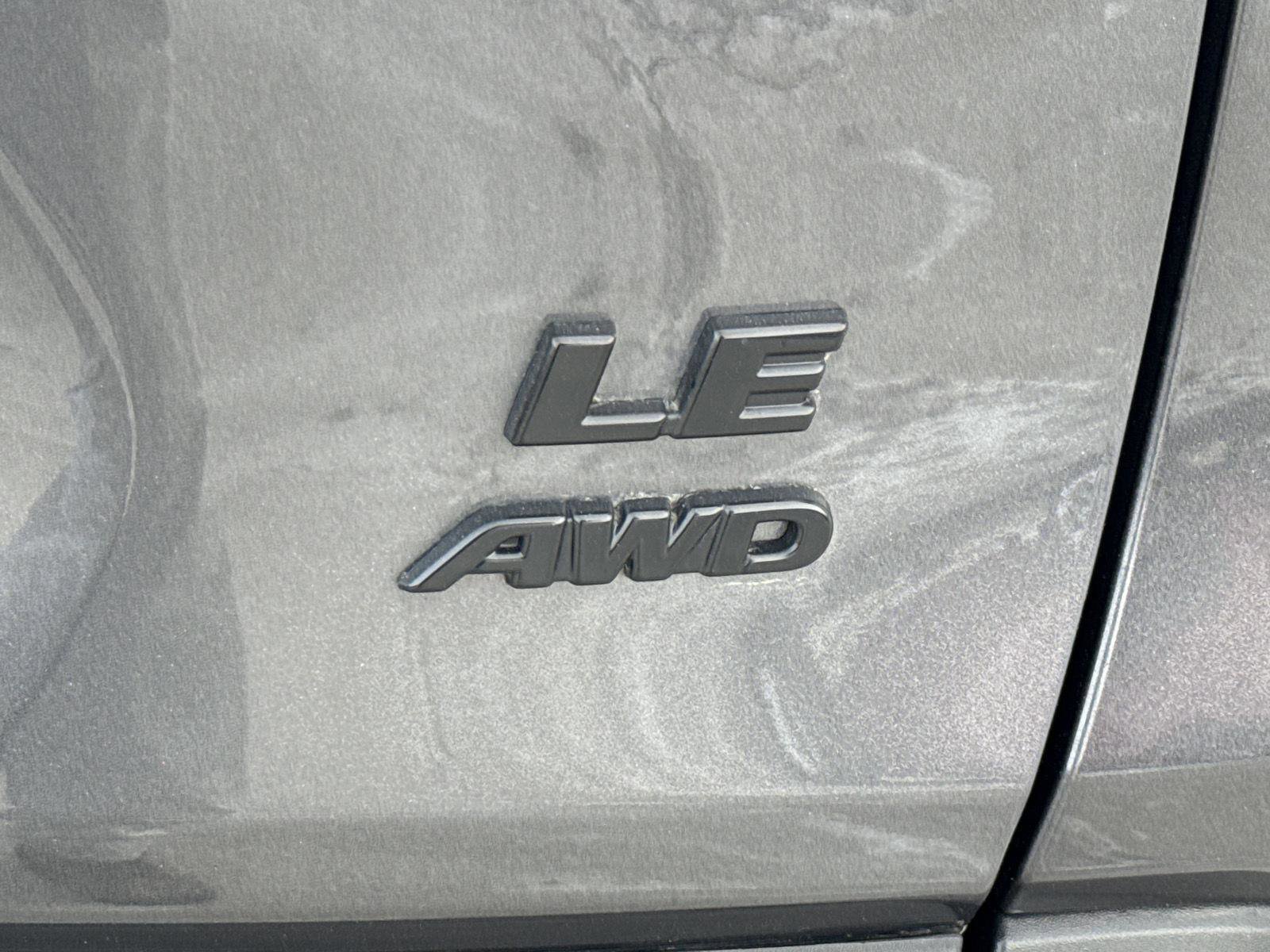 Used 2021 Toyota RAV4 LE image 12