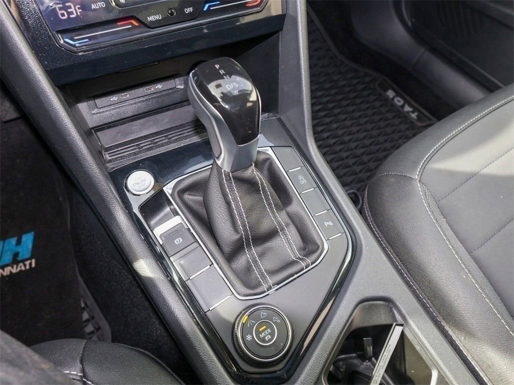 New 2025 Volkswagen Taos SE image 25