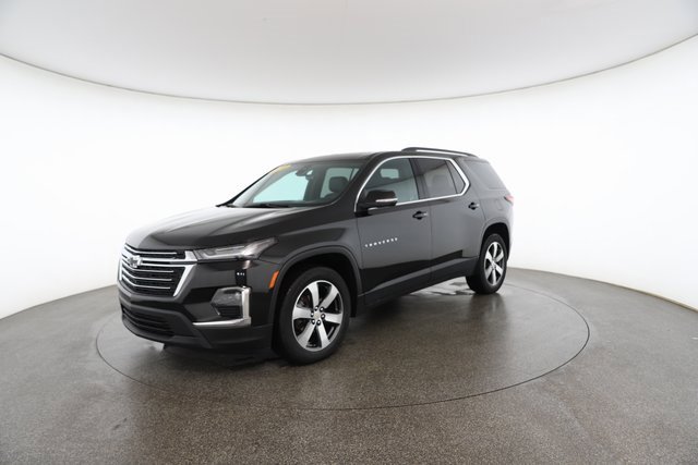 Used 2024 Chevrolet Traverse Premier image 2
