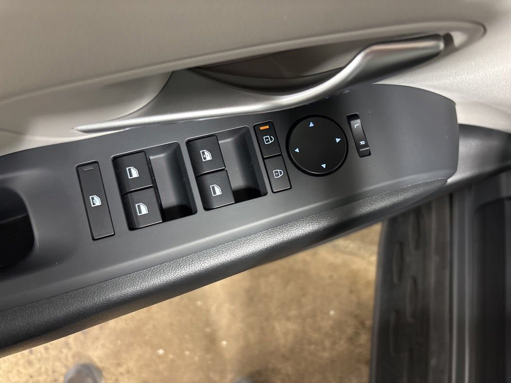 Used 2025 Hyundai Tucson SE AWD/4WD image 9