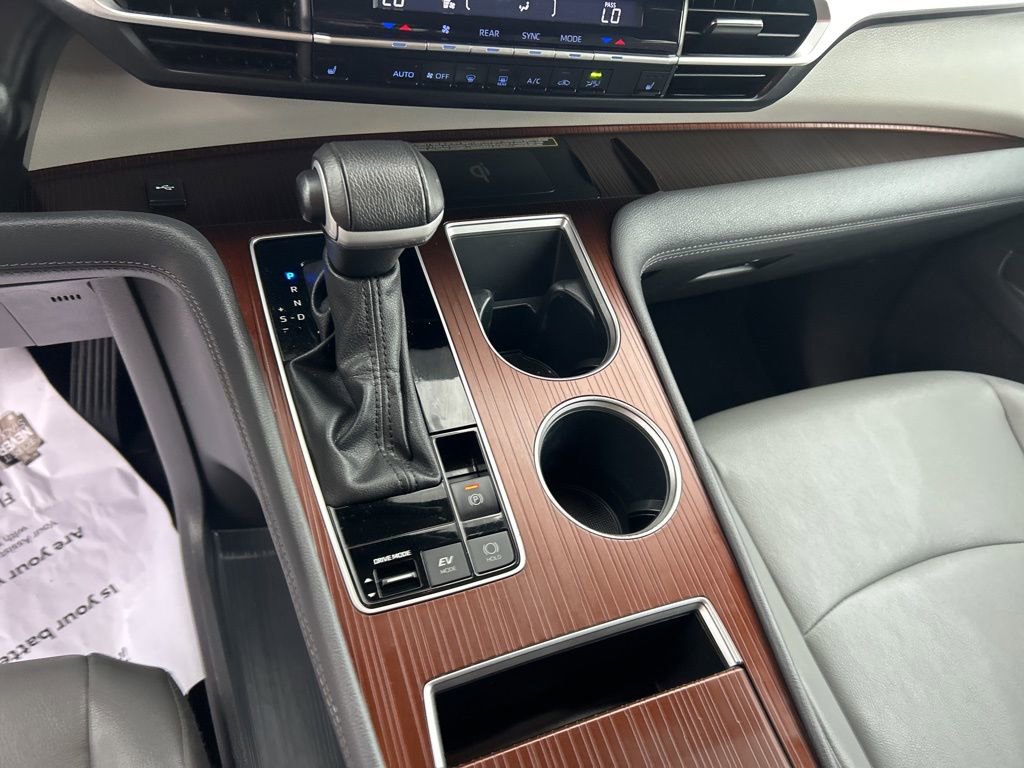 Used 2024 Toyota Sienna XLE w/ XLE Plus Package image 16