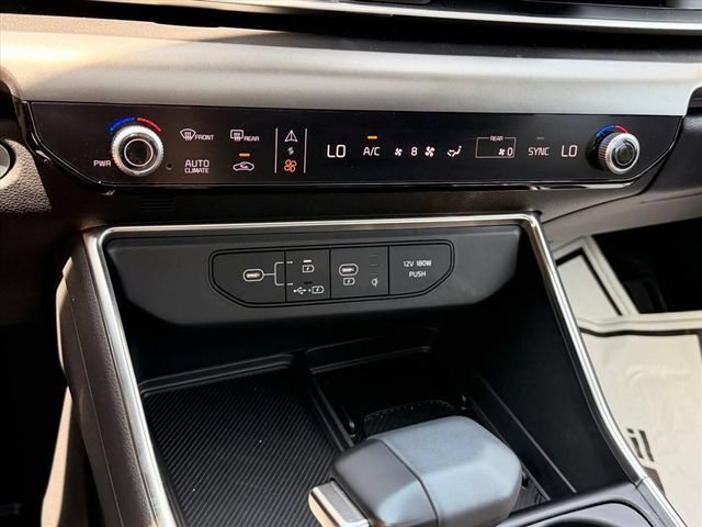 Used 2026 Kia Carnival SX w/ SX Dark Edition Package FWD image 29
