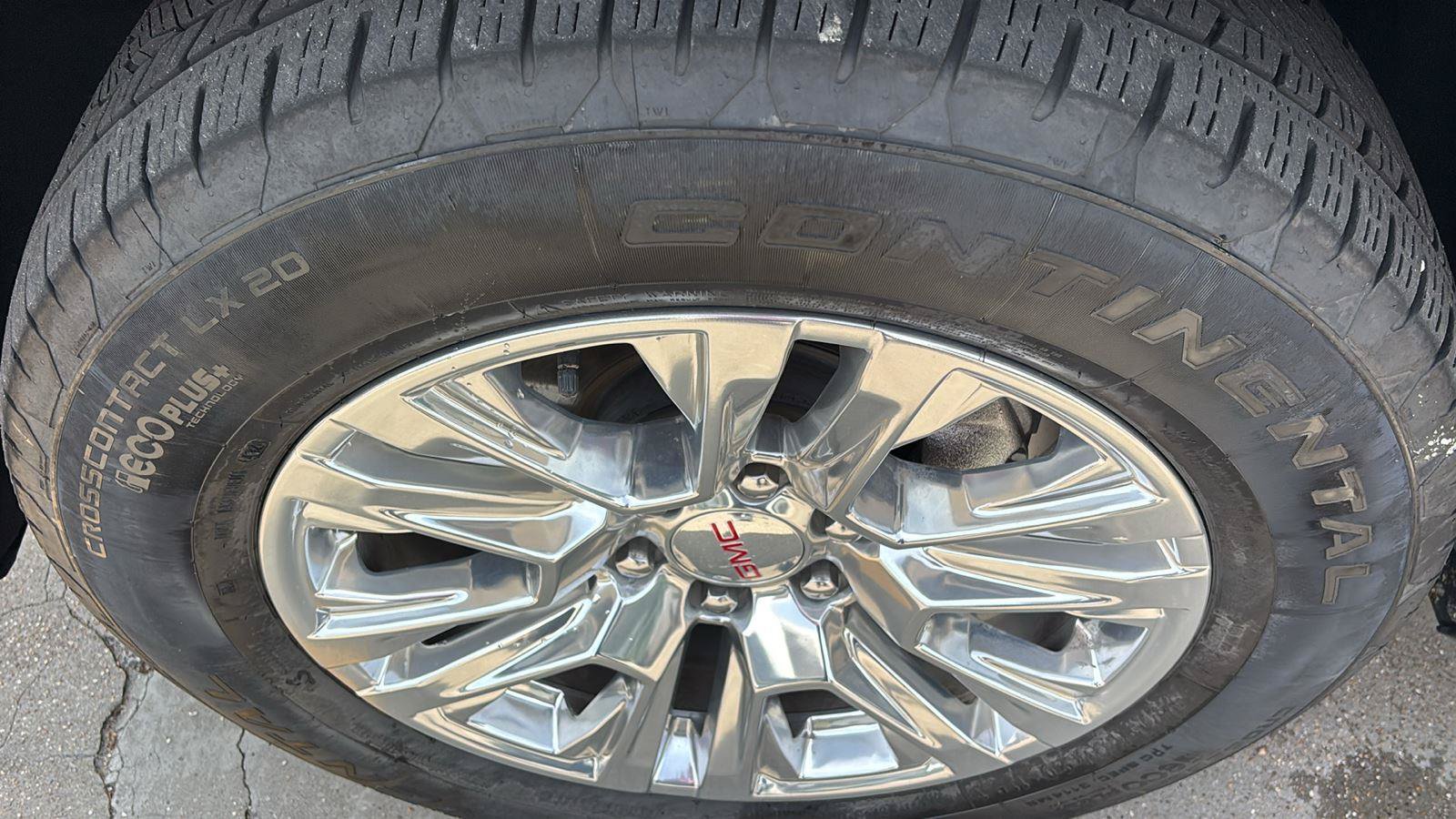 Certified 2025 GMC Yukon Denali AWD/4WD image 12