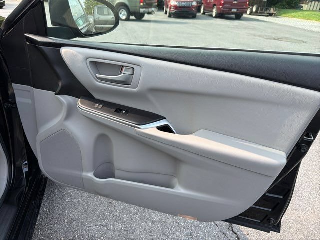 Used 2017 Toyota Camry LE FWD image 21