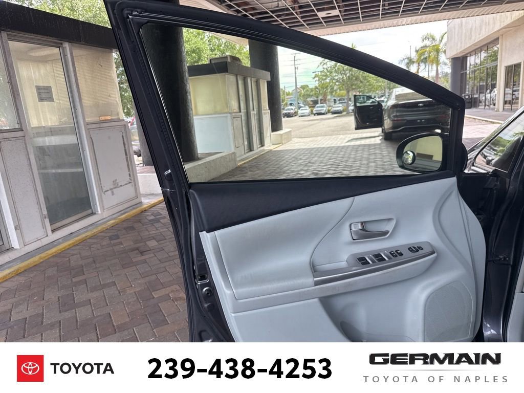 Used 2013 Toyota Prius V Five FWD image 18