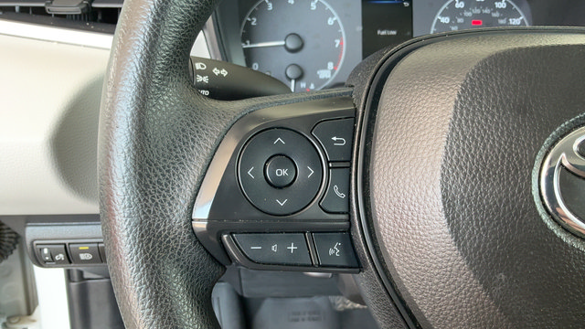 Used 2025 Toyota Corolla LE FWD image 11