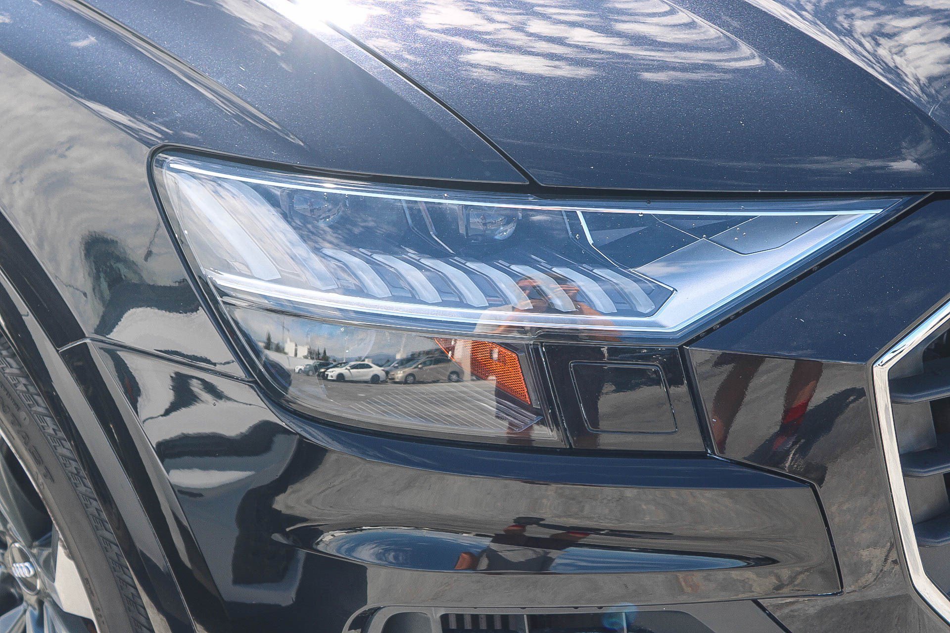 Used 2019 Audi Q8 Prestige w/ Towing Package AWD/4WD image 2