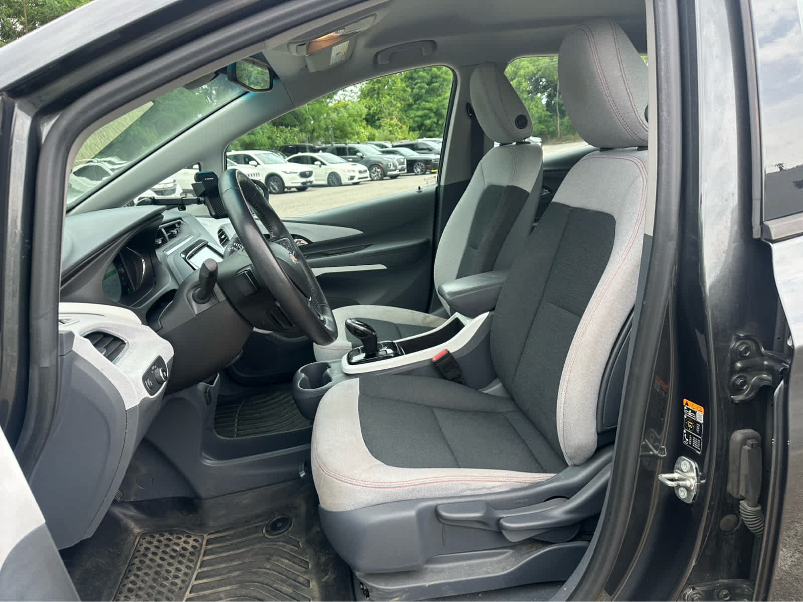 Used 2017 Chevrolet Bolt LT FWD image 10