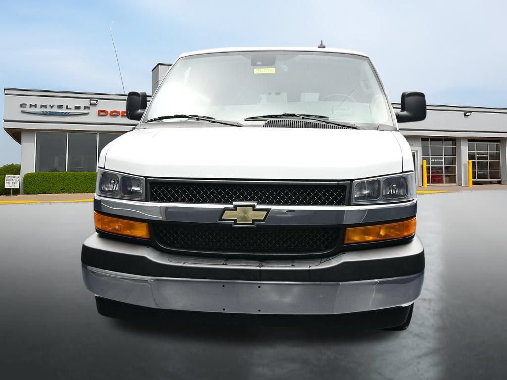 Used 2024 Chevrolet Express 3500 LT w/ LT Preferred Equipment Group RWD image 8