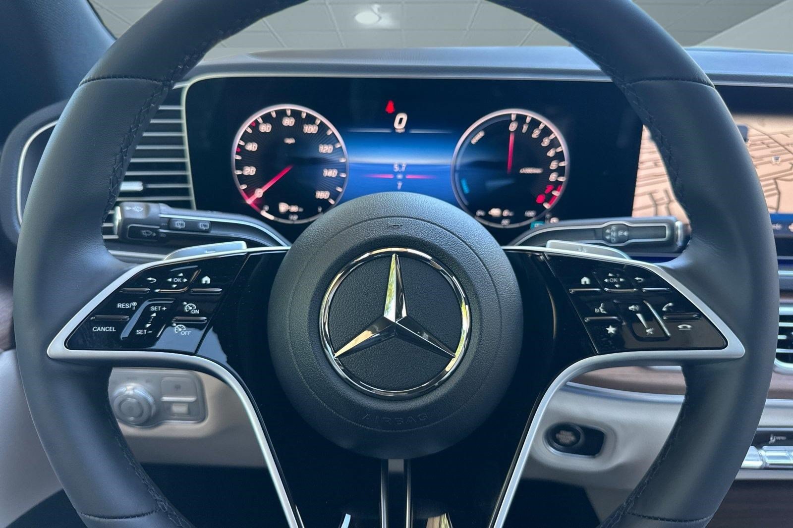 New 2026 Mercedes-Benz GLE 450e 4MATIC image 17