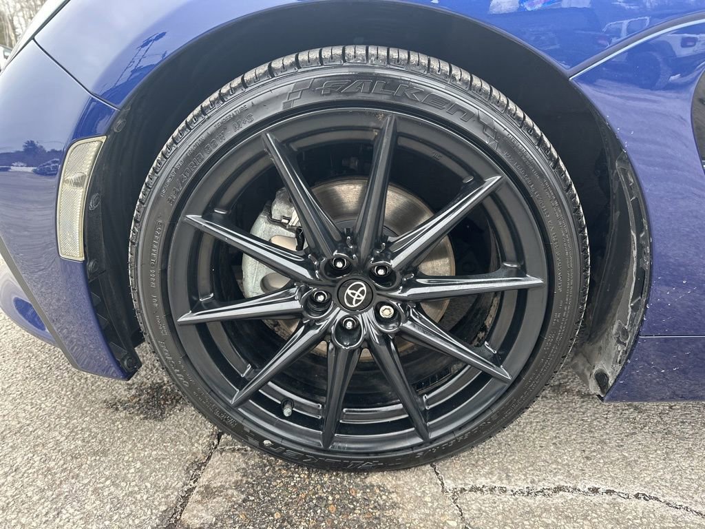 Used 2023 Toyota GR86 Premium w/ ALL Weather Mat Package (TMS) image 30