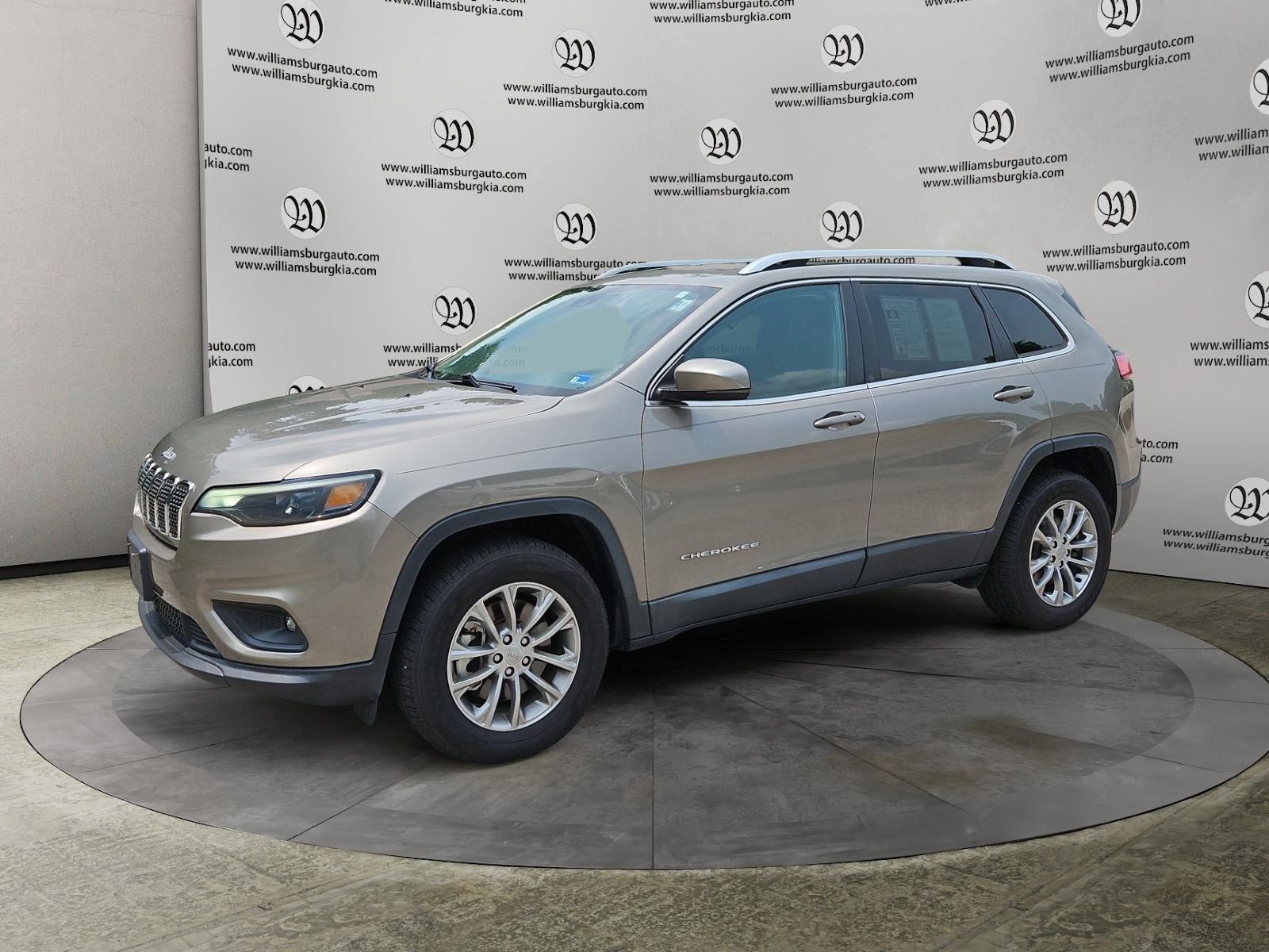 Used 2021 Jeep Cherokee Latitude Plus w/ Sun & Sound Group AWD/4WD image 1