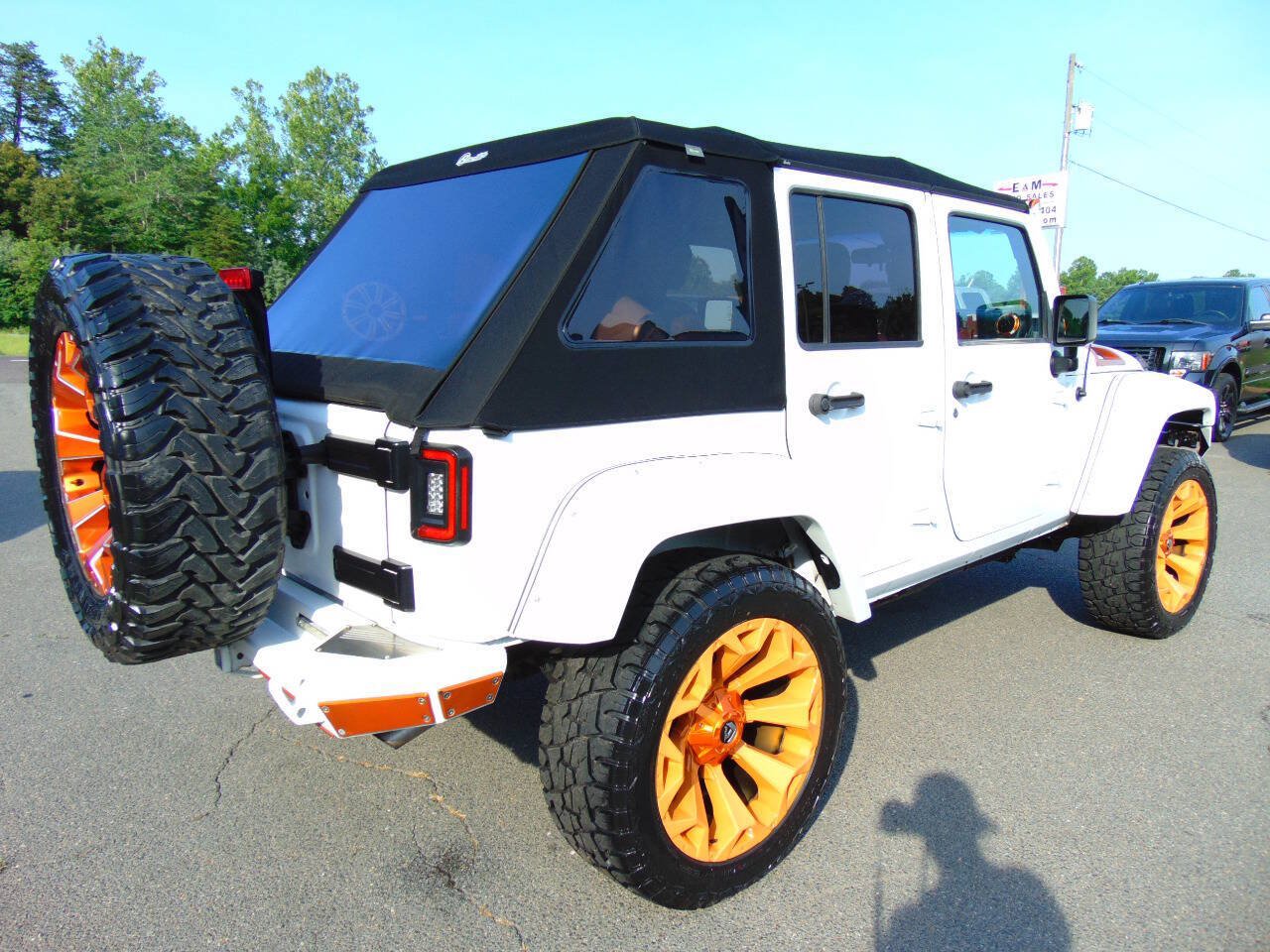 Used 2016 Jeep Wrangler Unlimited Sport w/ Connectivity Group AWD/4WD image 46