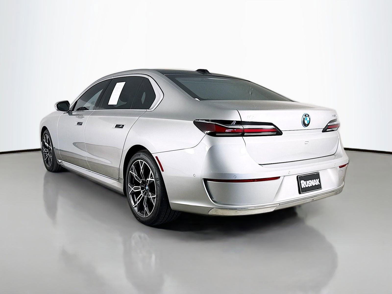 Certified 2023 BMW i7 xDrive60 image 5