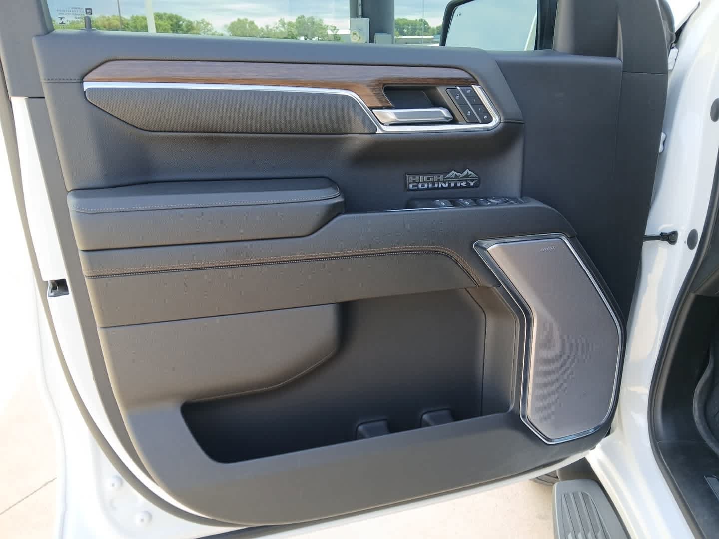 Used 2023 Chevrolet Silverado 1500 High Country w/ High Country Premium Package AWD/4WD image 13
