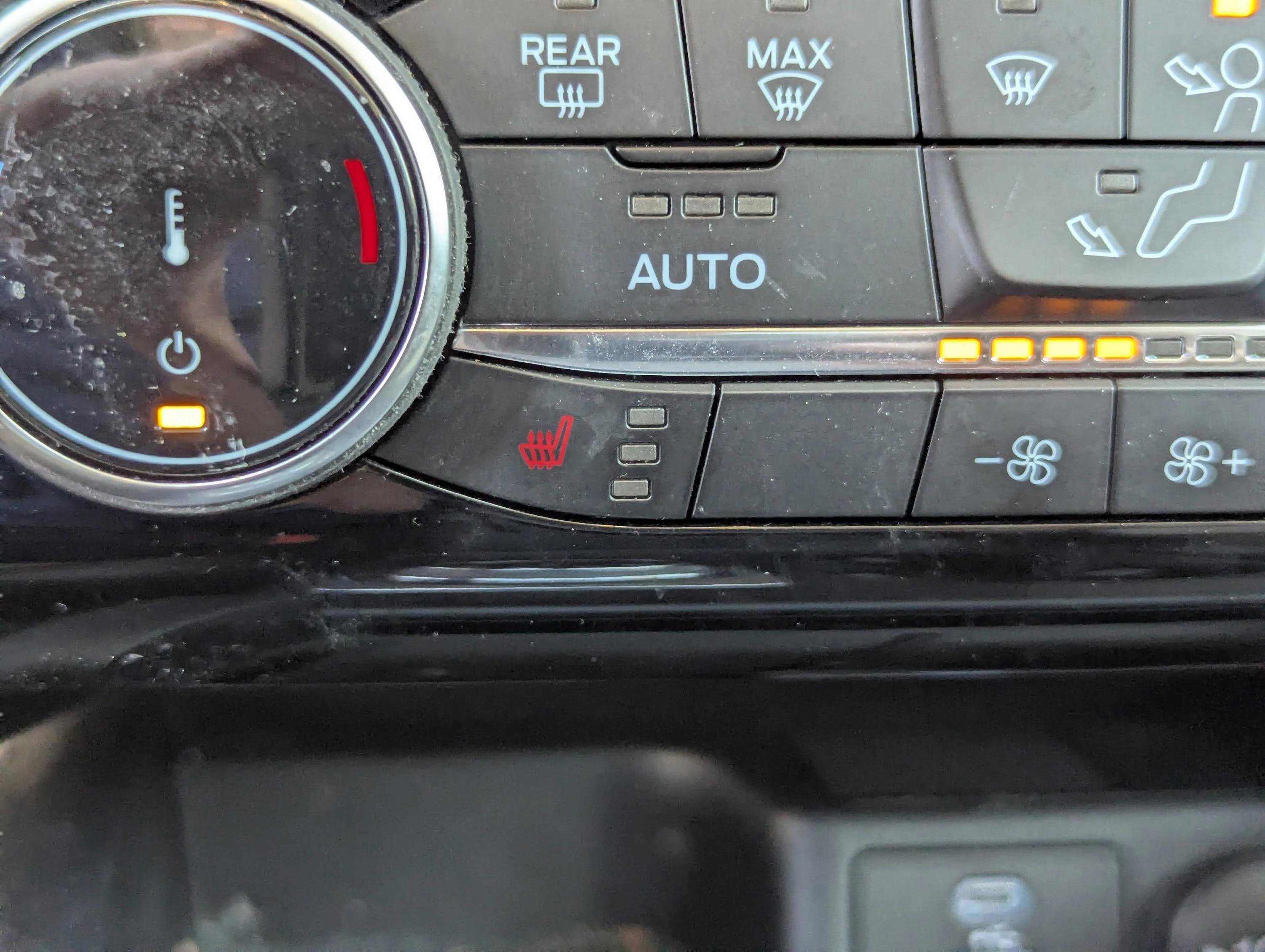 Used 2022 Ford Escape Titanium w/ Titanium Premium Package FWD image 18