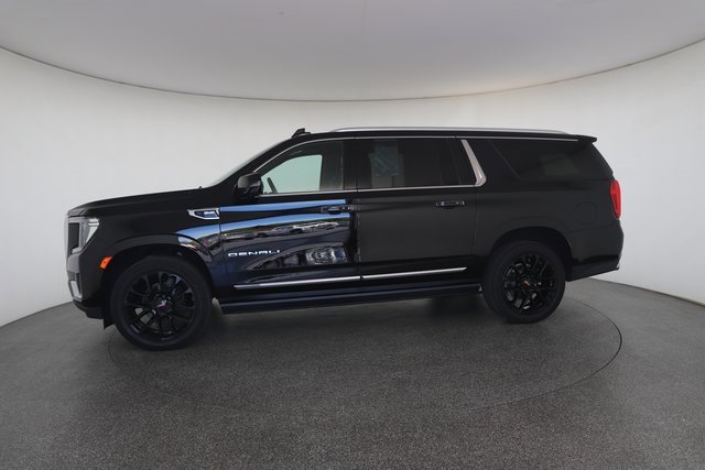 Used 2022 GMC Yukon XL Denali image 5