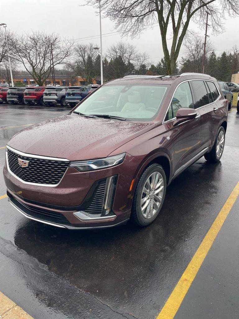Used 2022 Cadillac XT6 Premium Luxury w/ LPO, Floor Liner Package AWD/4WD image 1