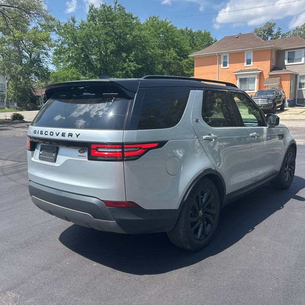 Used 2020 Land Rover Discovery HSE AWD/4WD image 3