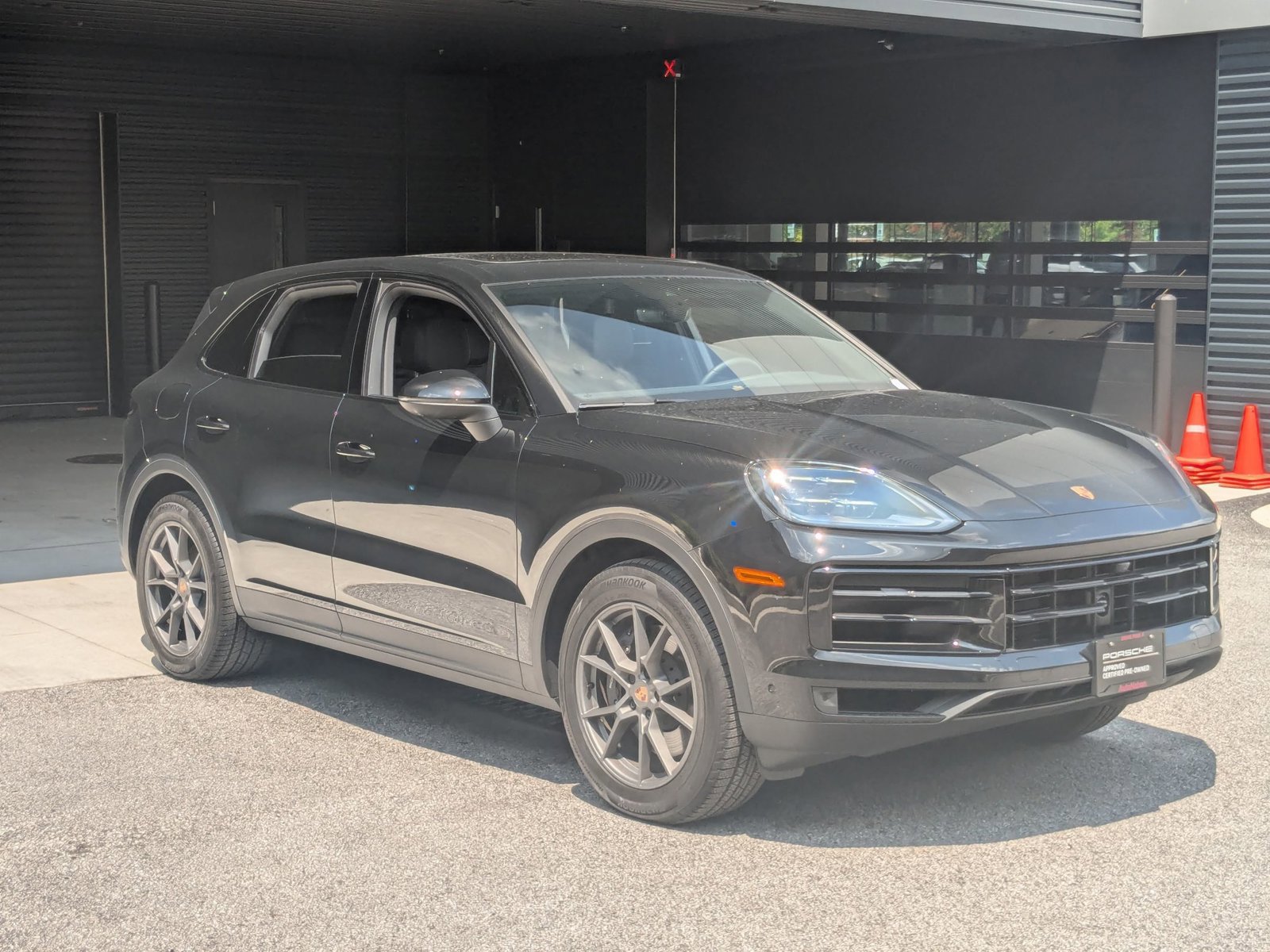 Certified 2025 Porsche Cayenne image 7