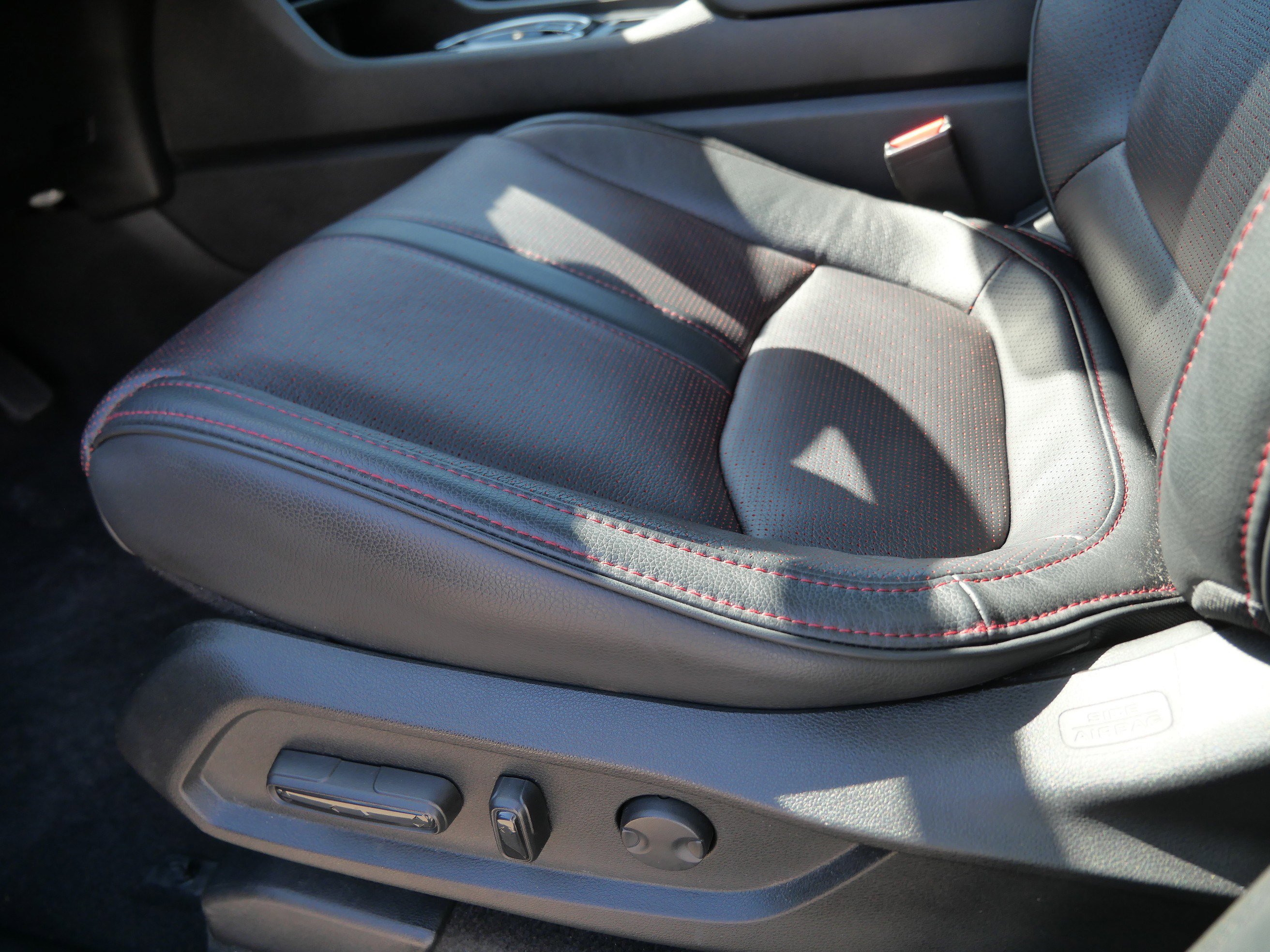 Used 2025 Honda Pilot Black Edition image 20