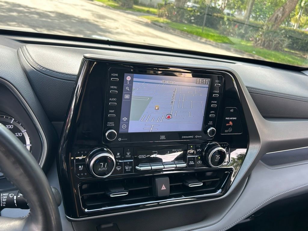 Used 2021 Toyota Highlander Limited image 21