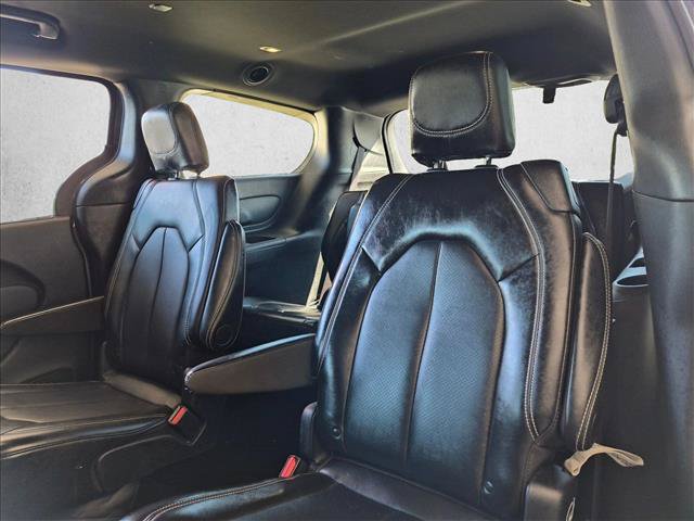 Used 2025 Chrysler Pacifica Select FWD image 15